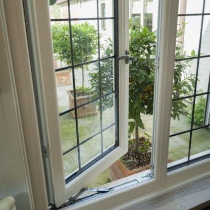 Jendela Aluminium di Bali